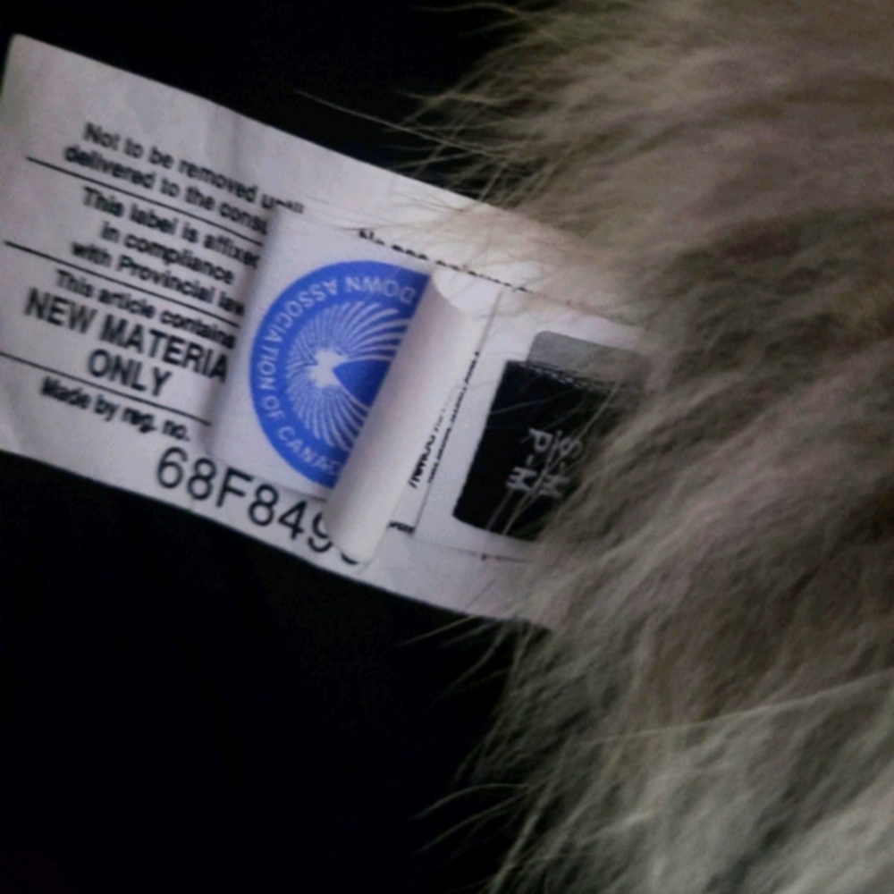 Brand New Canada Goose Aviator Coyote Fur Hat - Black size S/M - Picture 3 of 3